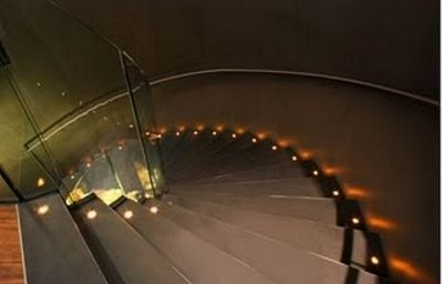 Equilibrio en la iluminación de escaleras