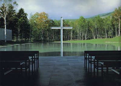 La iglesia sobre el agua